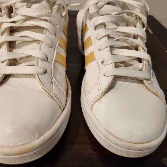 Addidas Neo White Leather and Gold Stripes with Cloud Foam Memory Sole - Picture 7 of 10